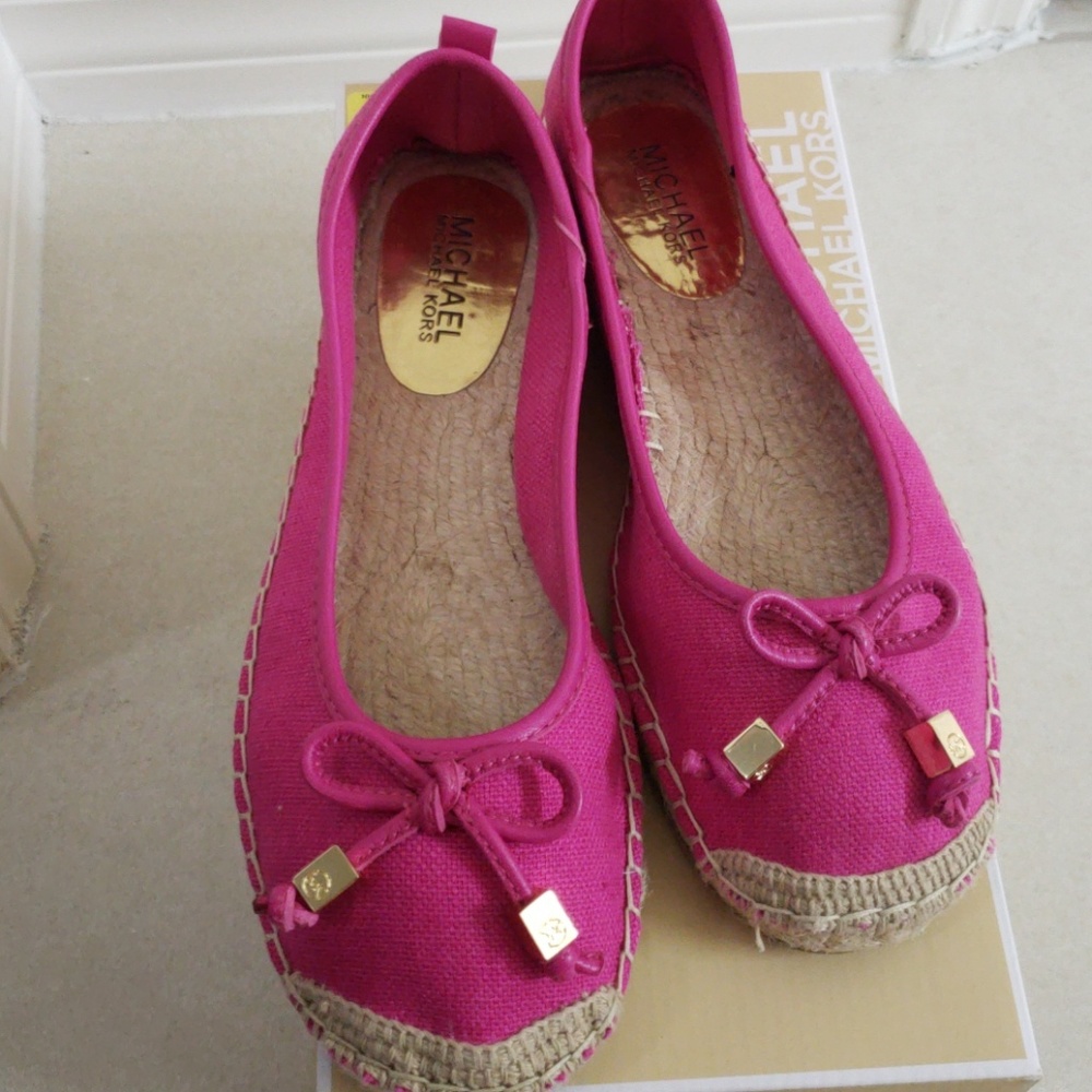 Shoes - Picture 3 of 4